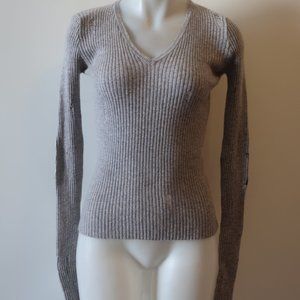 WOMENS BRAND UNIQUE GREY DISTRESSED EMBELLISHED ELBOW PULLOVER SWEATER S *